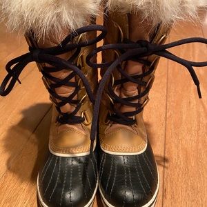 Sorel Snow Boots Waterproof womens size 6
